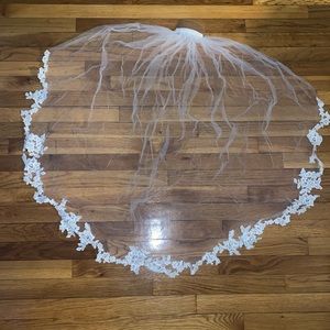 David’s Bridal Veil